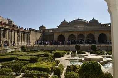 04 Fort_Amber_and Elephants,_Jaipur_DSC5111_b_H600